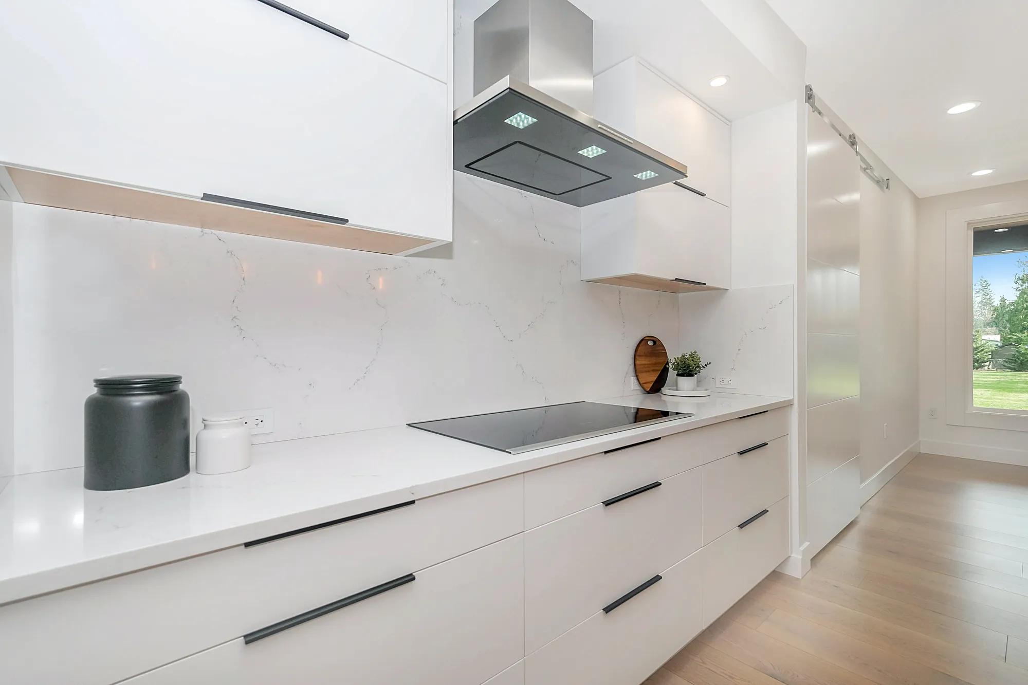Base cabinet with doors and drawer