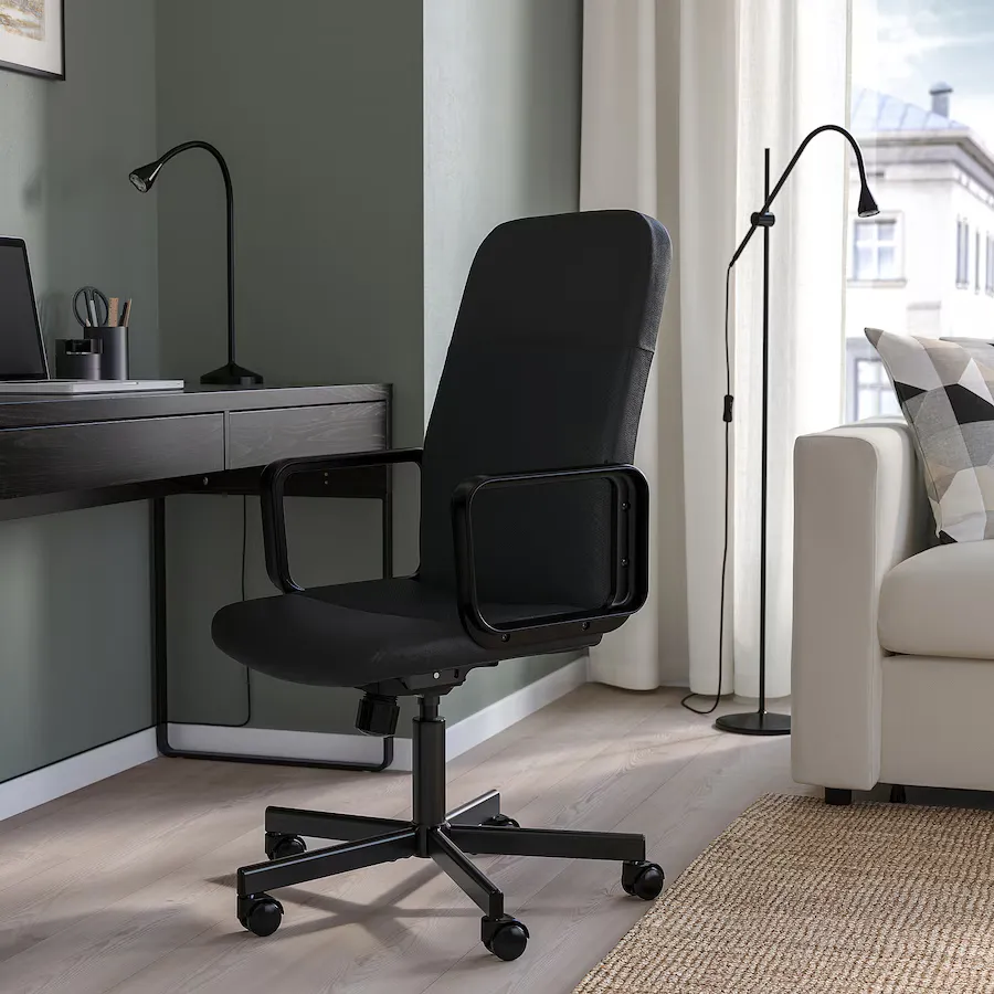 Chaise Pivotante Renberget: Confort et Style Réunis