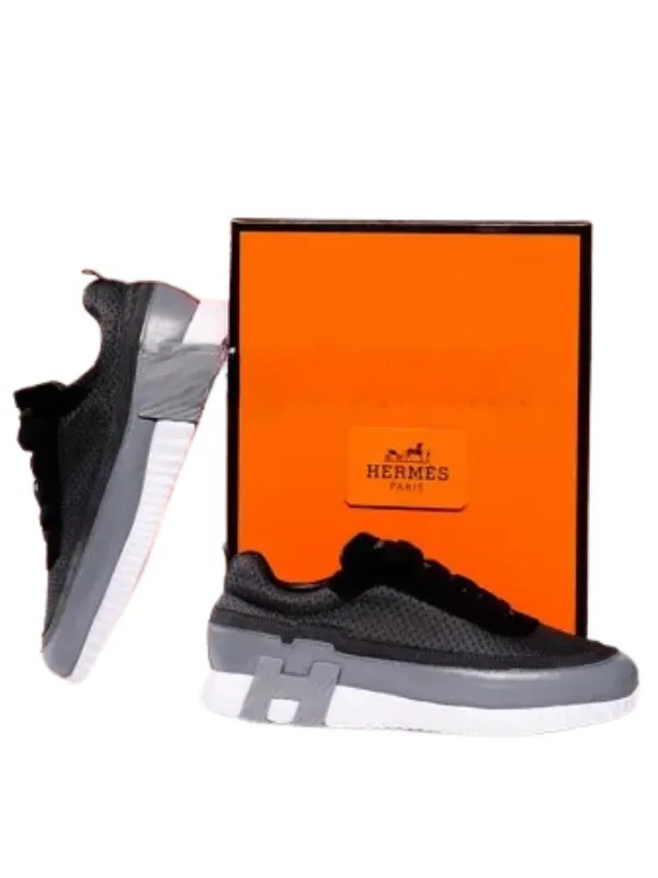 Sneakers Bouncing