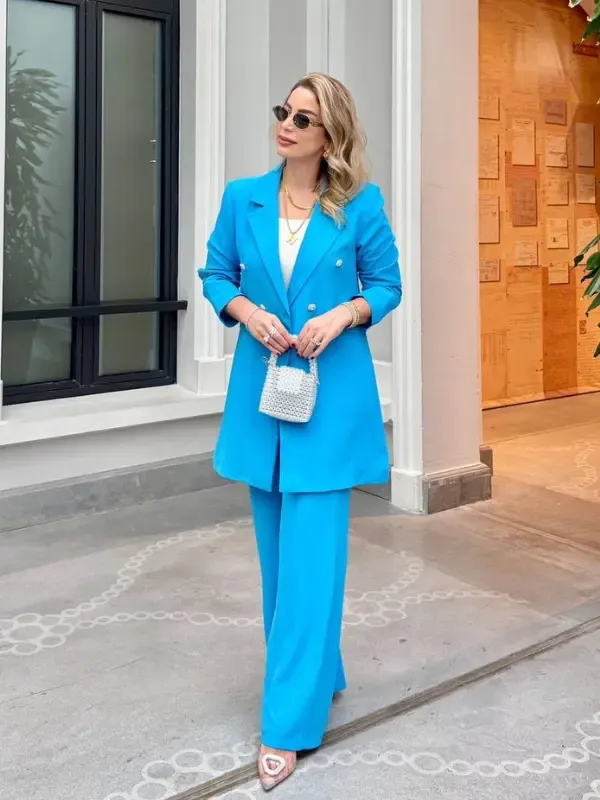Tailleur pantalon (Şule)