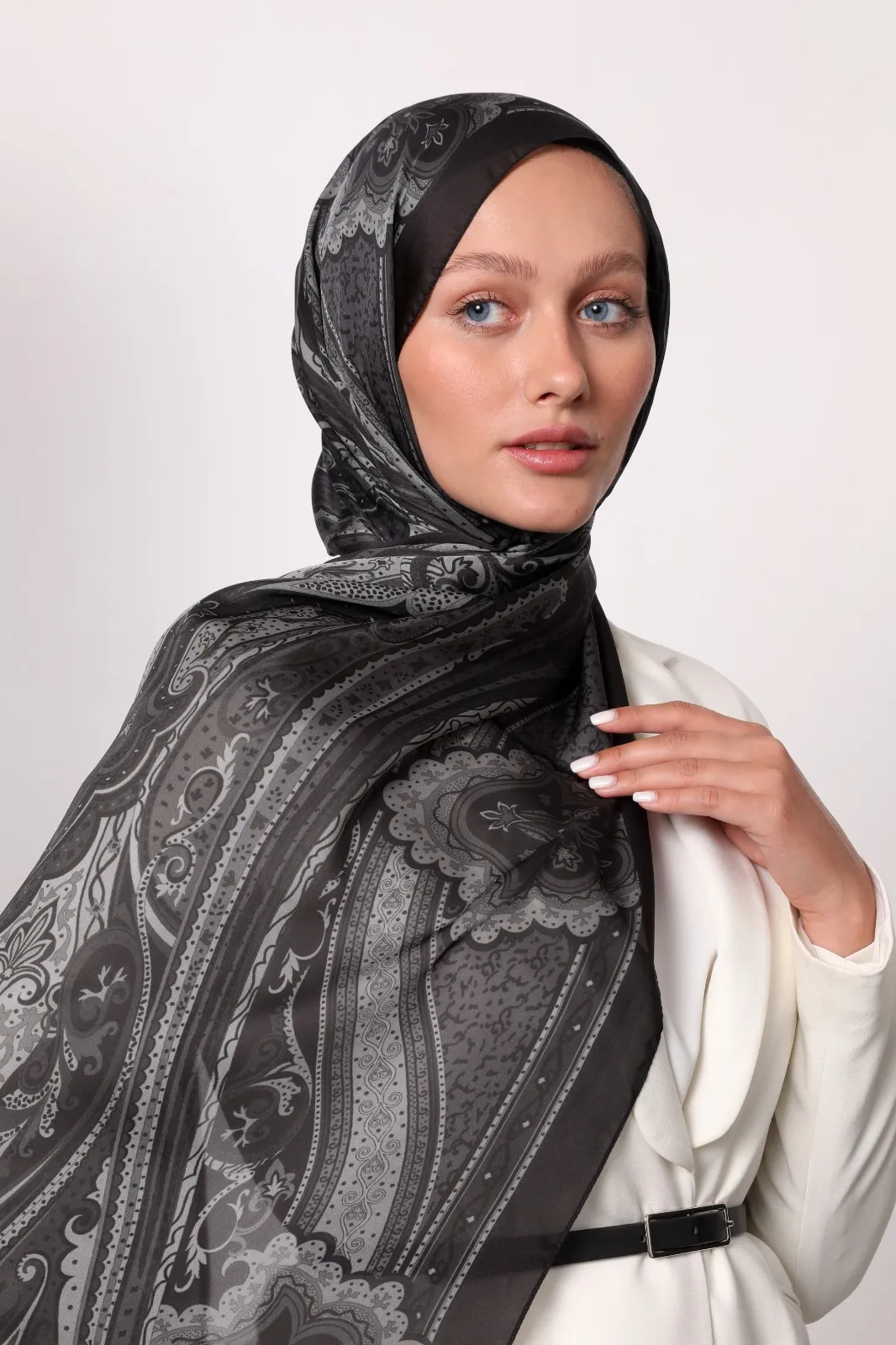 Châle LuvènSara - Satin de Soie CODE-HS884LVS1103
