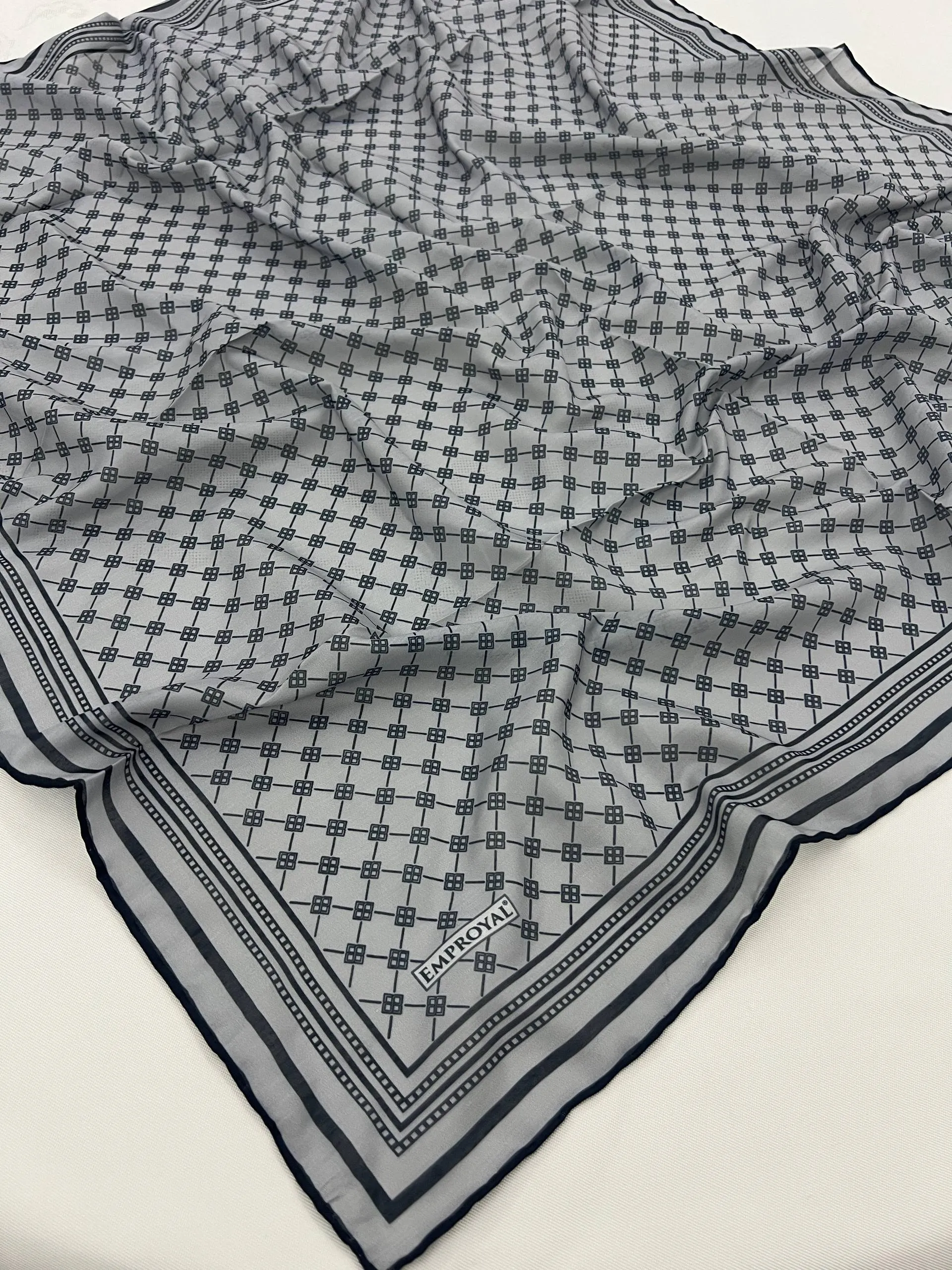 Écharpe SOFT MONOGRAME CODE-HS490520EMP02