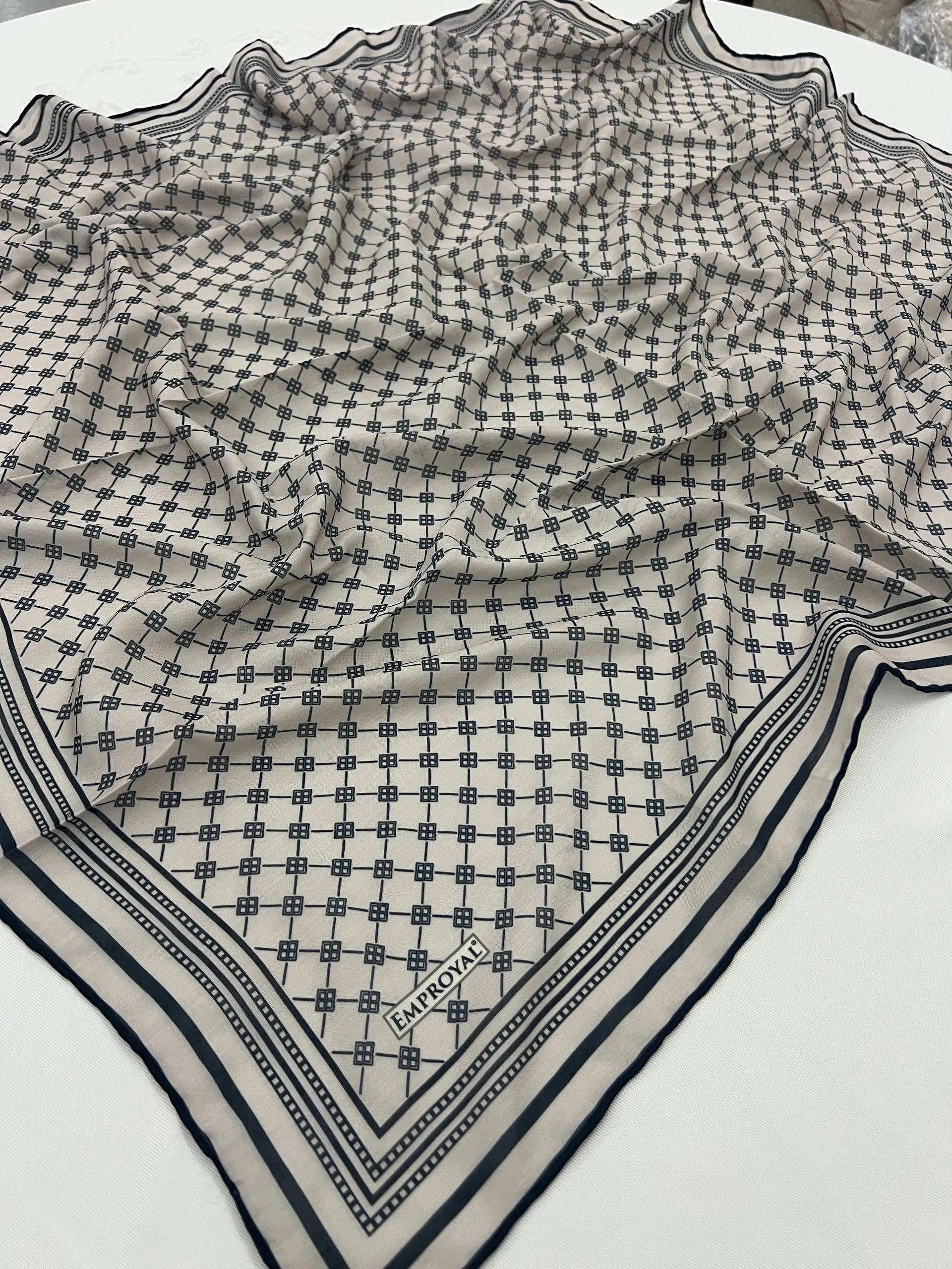 Écharpe SOFT MONOGRAME CODE-HS490520EMP09