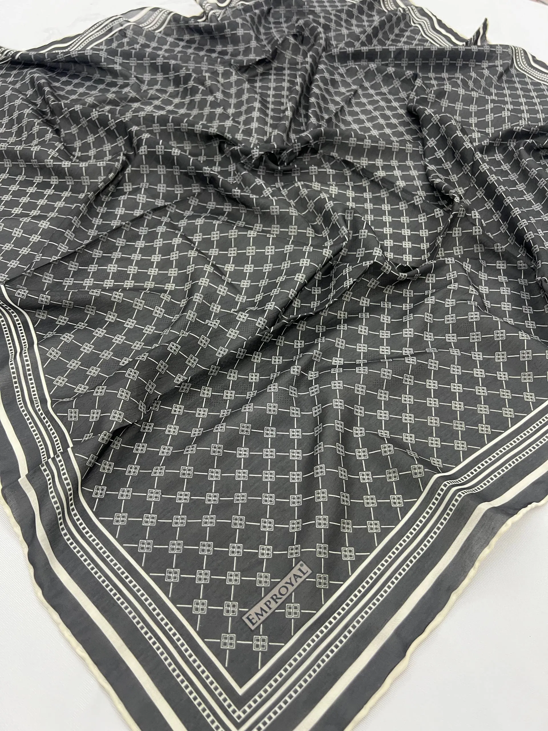 Écharpe SOFT MONOGRAME CODE-HS490520EMP05