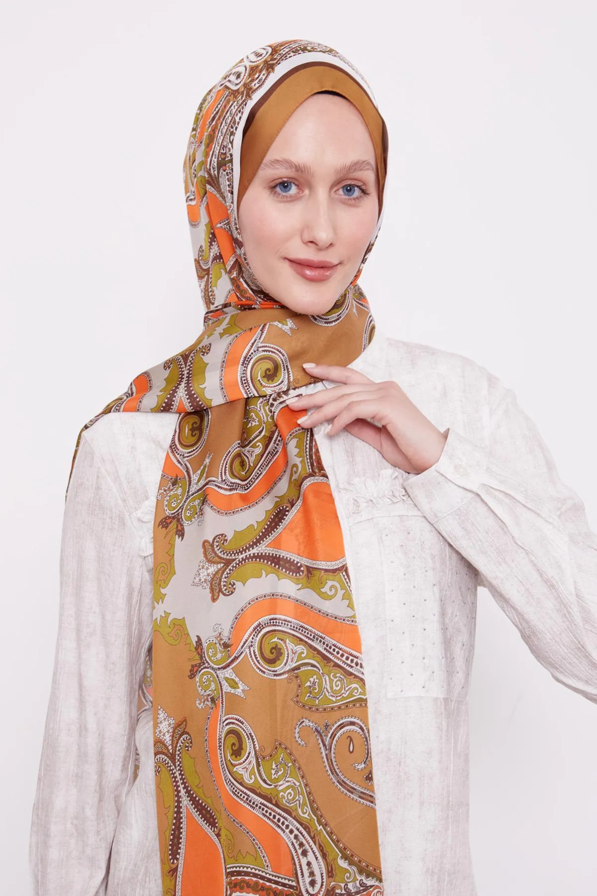 Châle indien en soie à motifs bohème moutarde