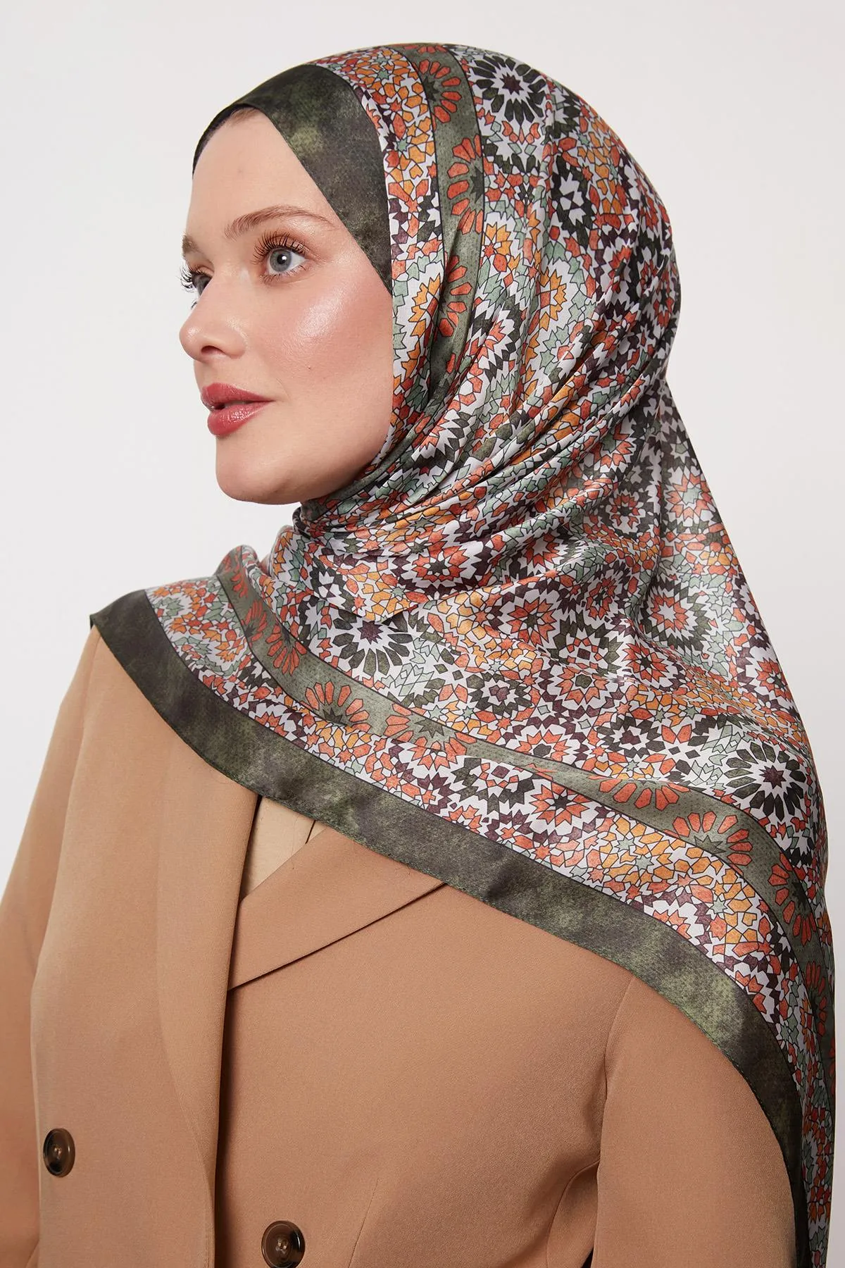 Châle en soie indienne à motif batik vert
