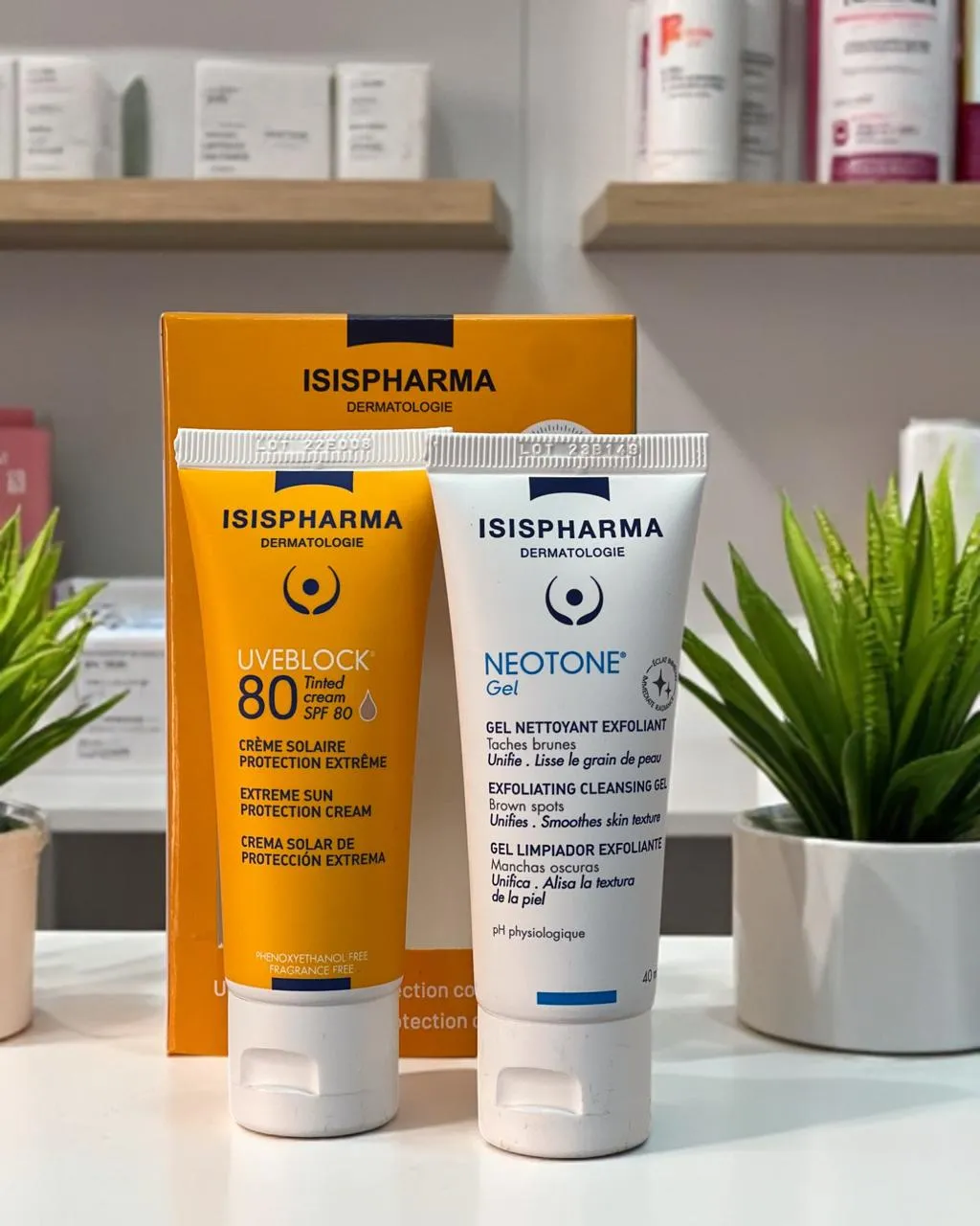 Isispharma Uveblock Cream Teinté SPF80 – 40ml - Isispharma Neotone Gel Nettoyant Exfoliant – 40ml