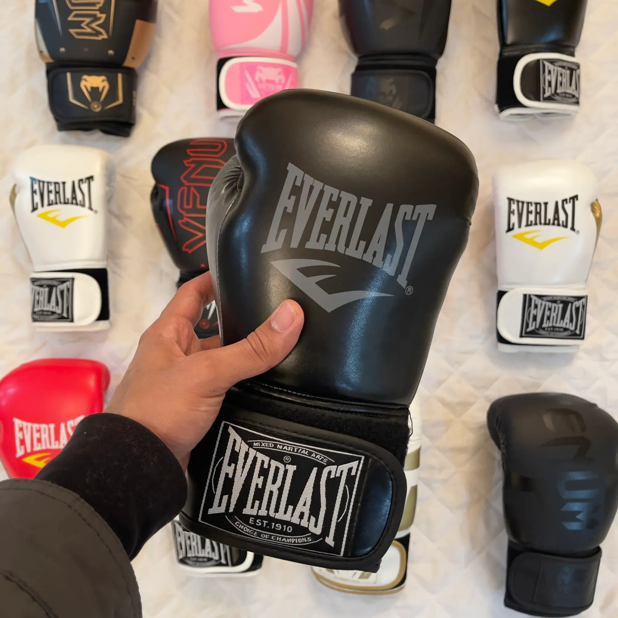 BLACK EVERLAST