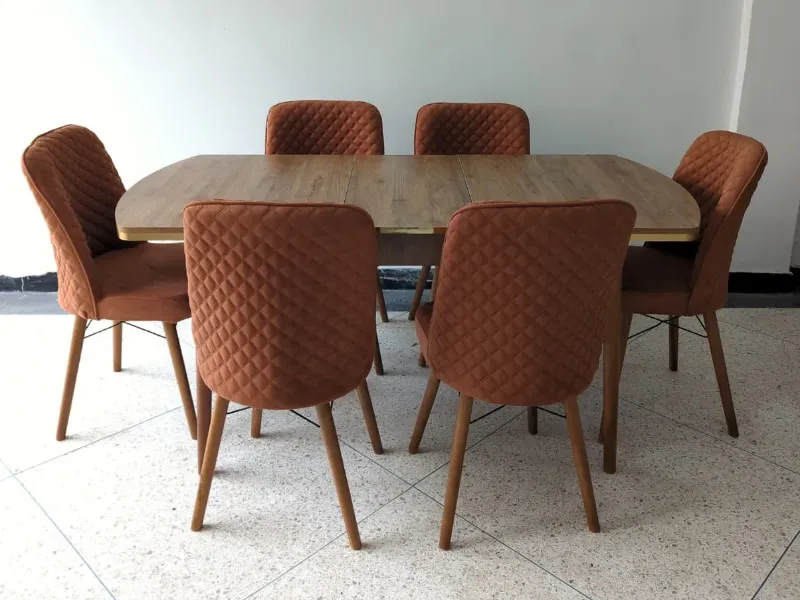 طاولة طعام بست كراسي